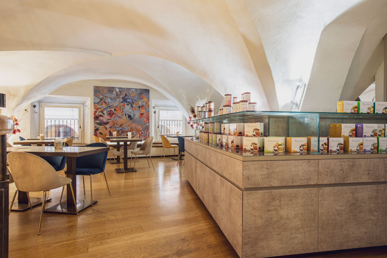 RISTORANTE CAFFÈ & DRINKERY ZANARINI – Bologna, Italia - Momenti Casa