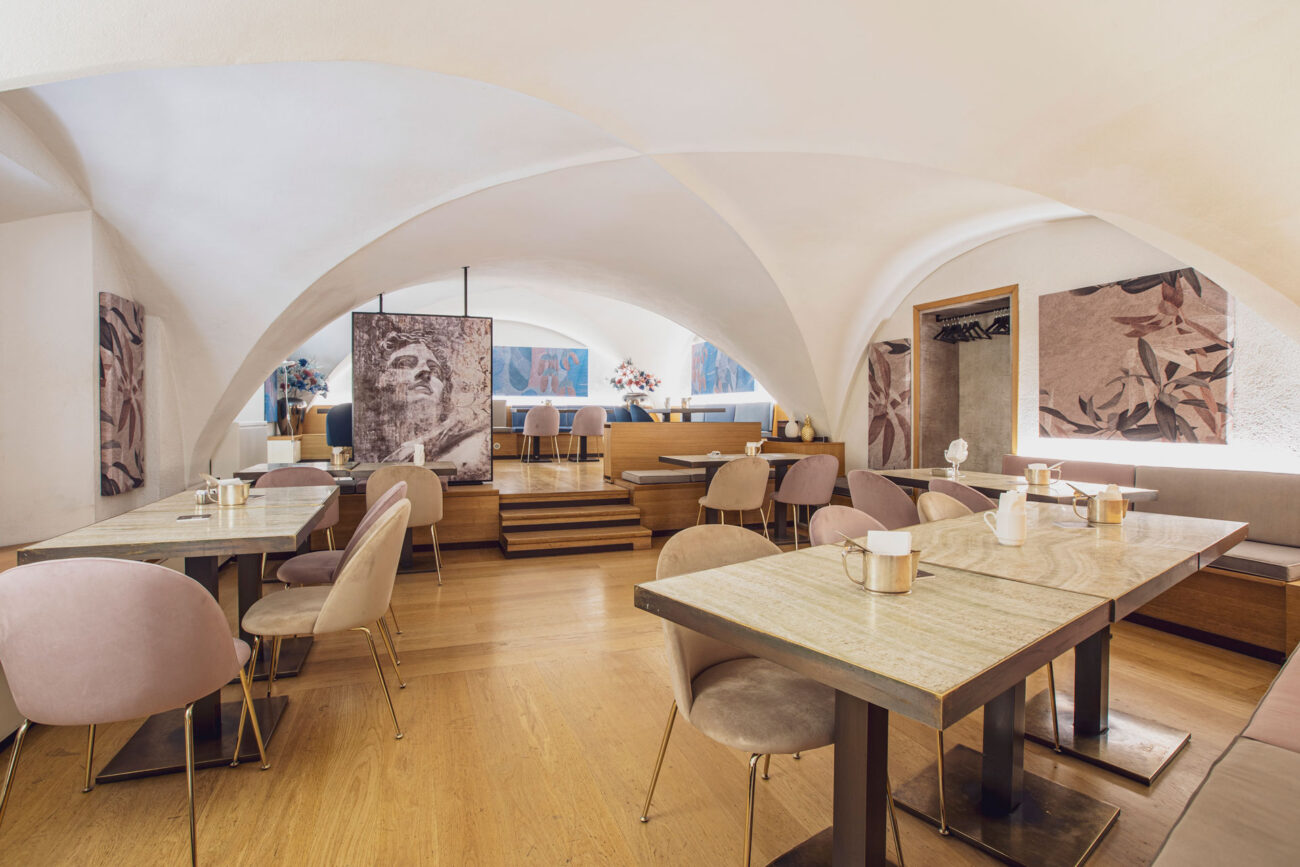 RISTORANTE CAFFÈ & DRINKERY ZANARINI – Bologna, Italia - Momenti Casa