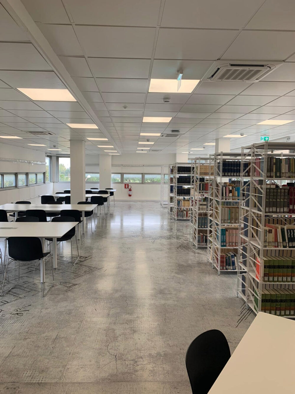 Pubblico BIBLIOTECA MAGNA CAPITANA – Foggia, Italia - Momenti Casa