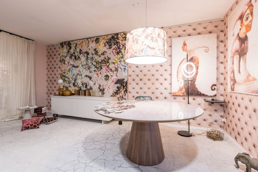 Official Showroom - Momenti U-S_living-MIN